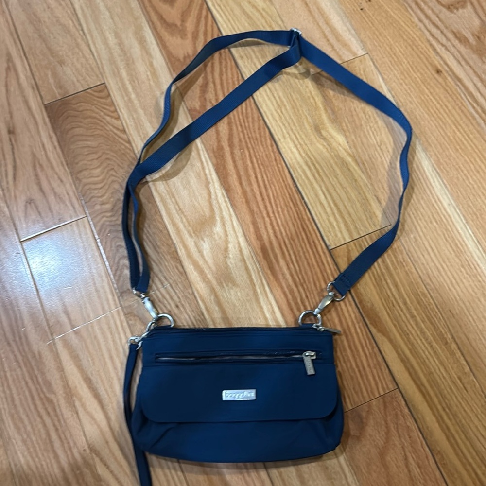 Navy Cross body Baggallini NWOT